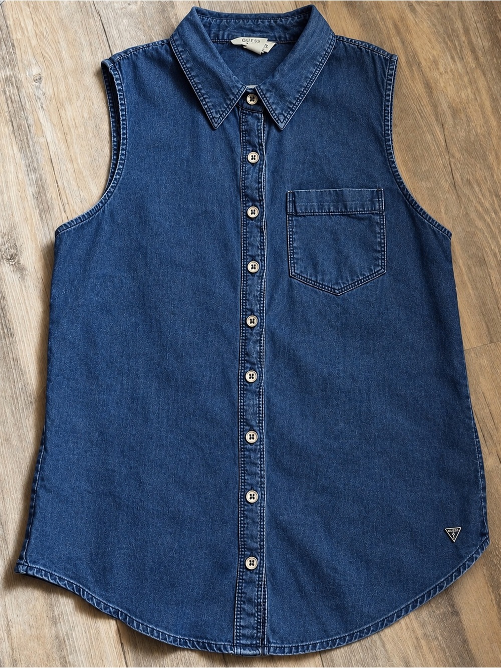 GUESS women's sleeveless button-down shirt Size Small
